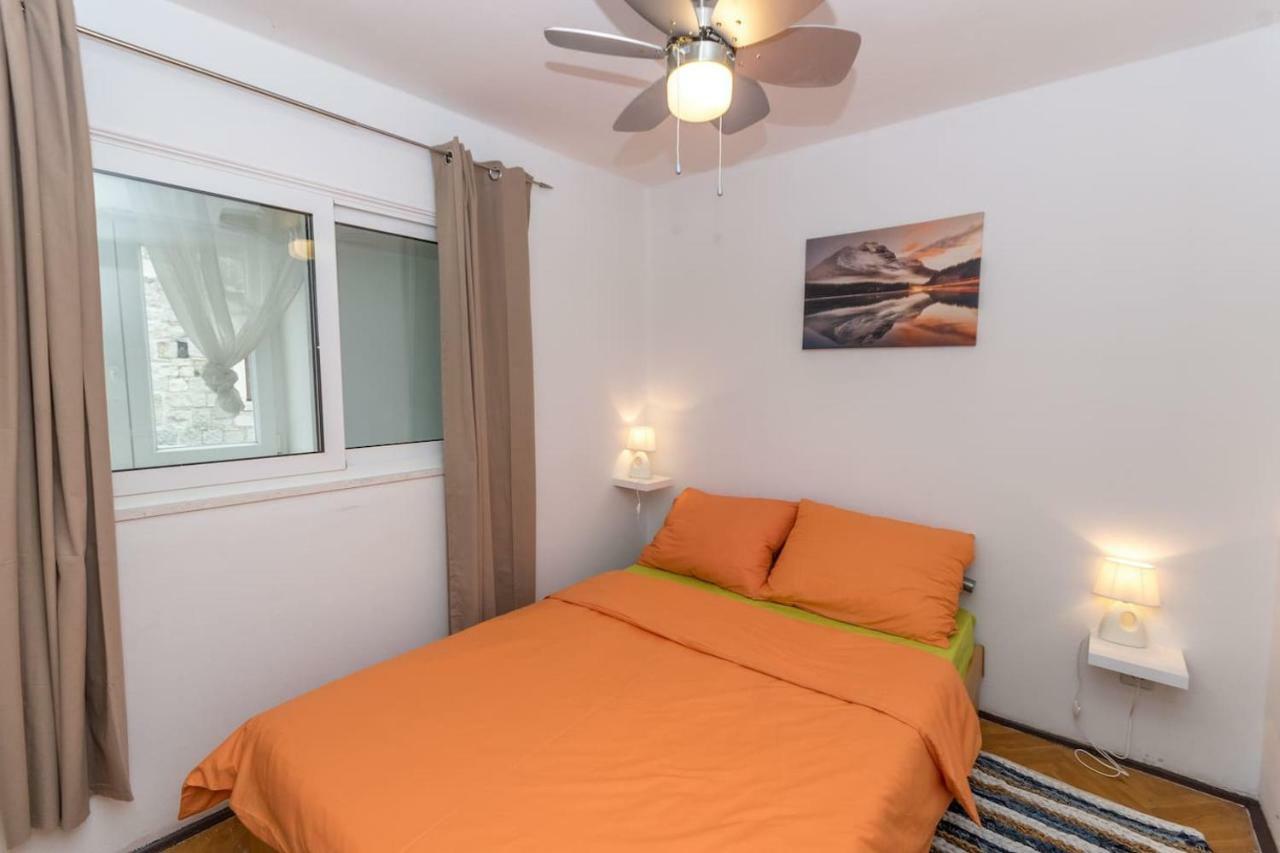 Dalmatinska Kuca Blanka Villa Kastela Ngoại thất bức ảnh